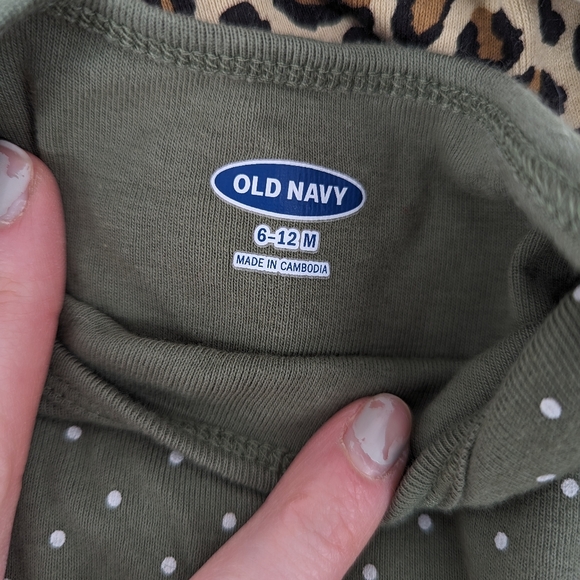 Old Navy Baby Girl Bundle 6-12 months - Picture 12 of 12